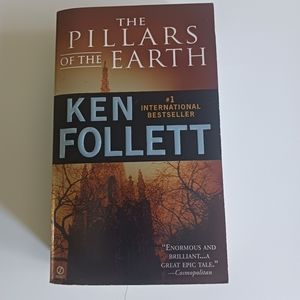 The Pillars of the earth Ken Follett